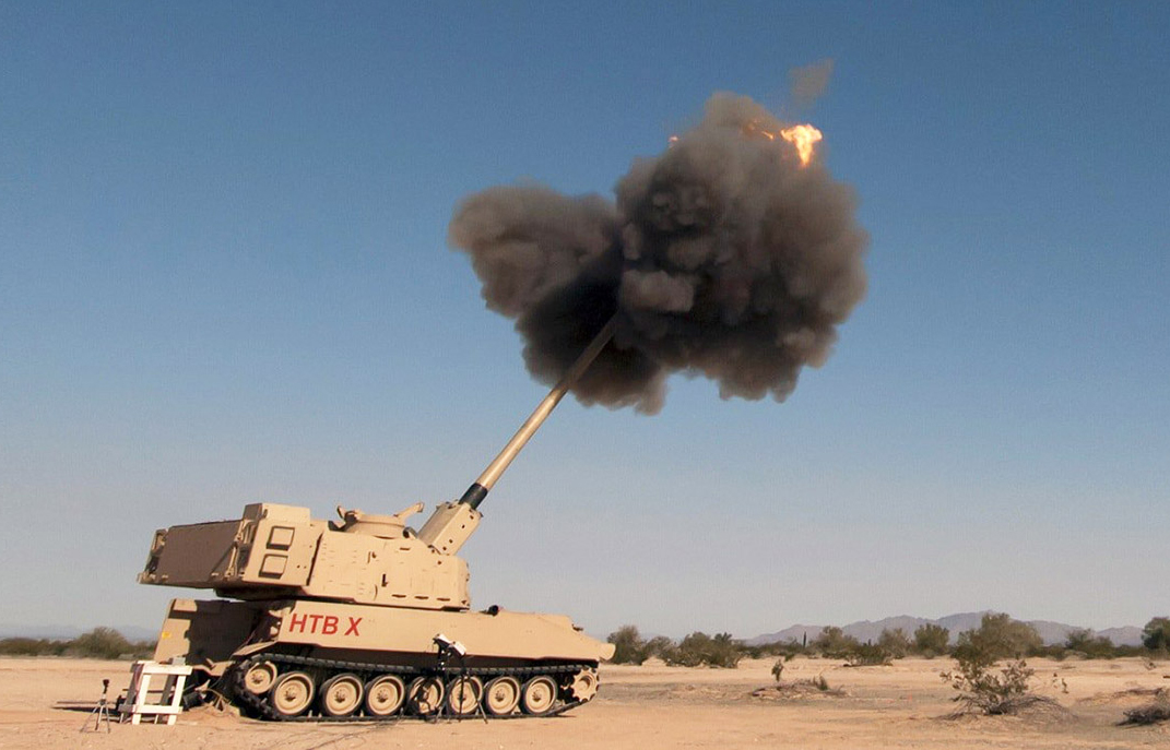 Mỹ bắn trình diễn pháo tự hành tầm xa mới